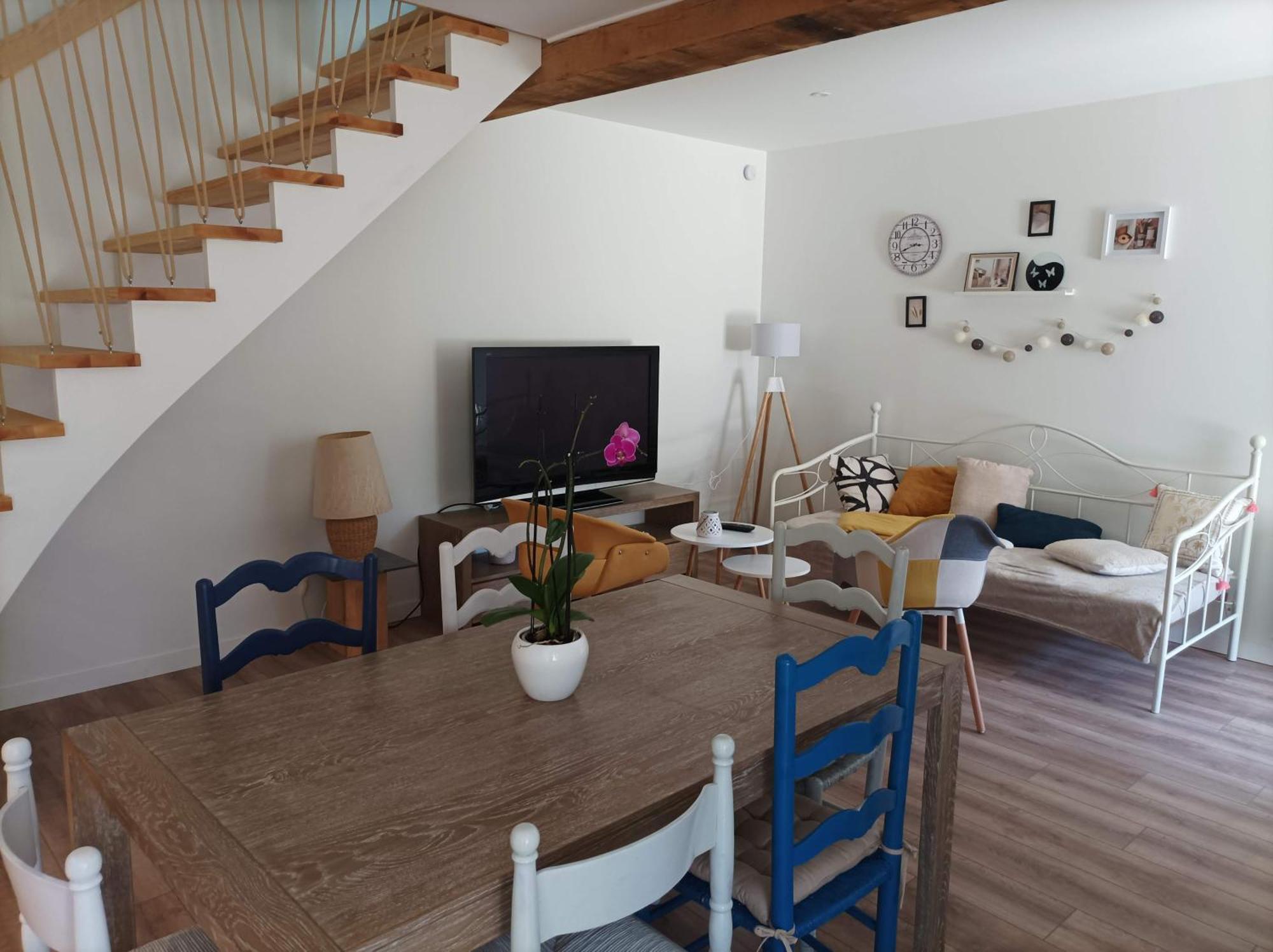 Gite De Charme - 3 Chambres, 5 Lits - De 4 A 7 Personnes 阿瓦同 外观 照片