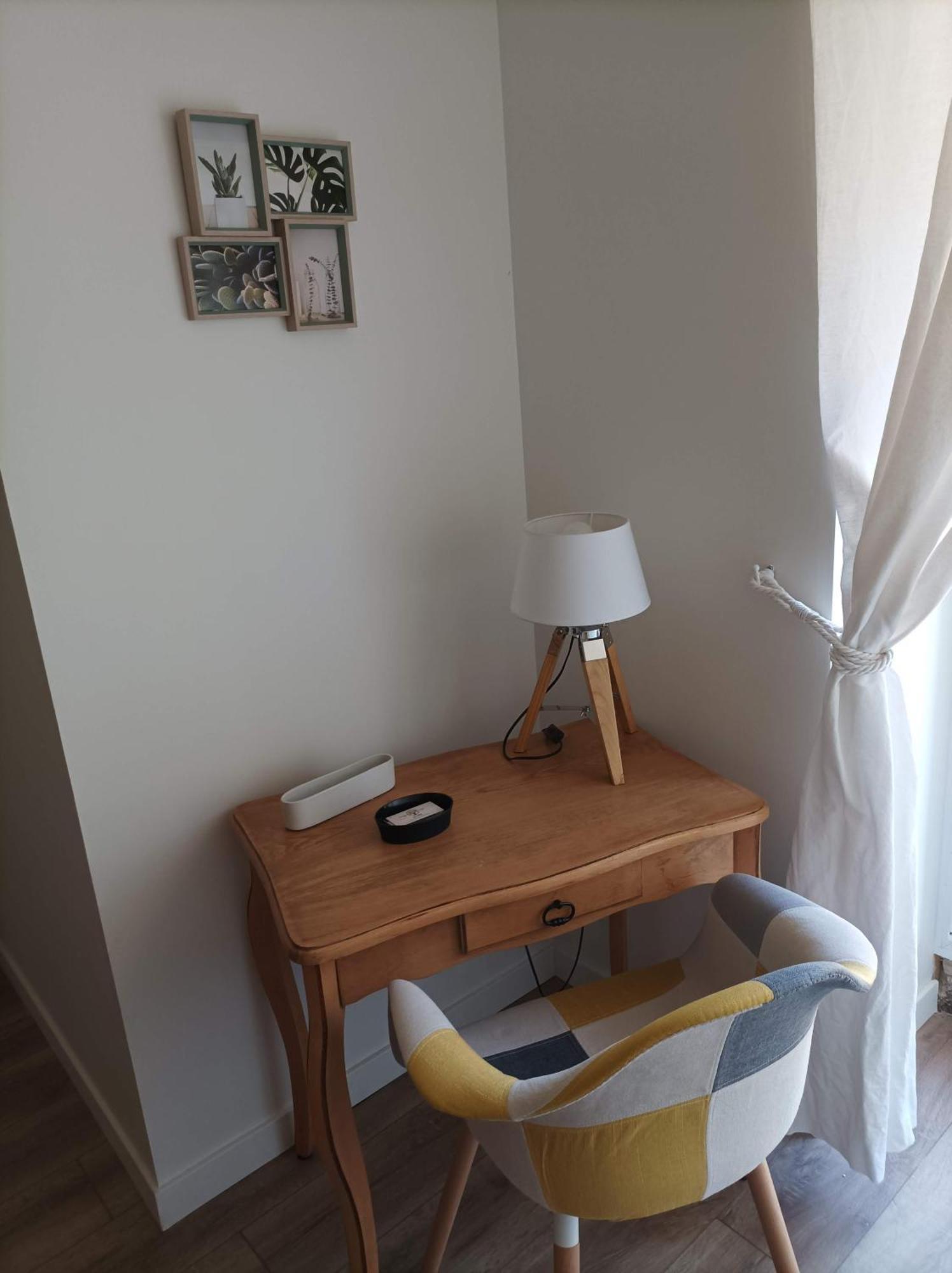 Gite De Charme - 3 Chambres, 5 Lits - De 4 A 7 Personnes 阿瓦同 外观 照片